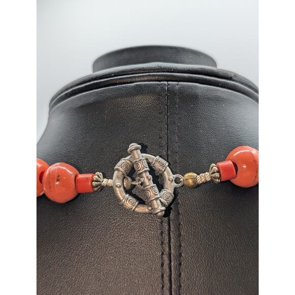 VTG Celluloid Salmon Pink Silver Tone Cut Out Bead Toggle Clasp Choker Necklace - Picture 4 of 5